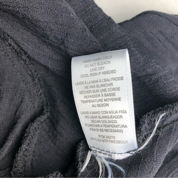 Black Long Sleeve Pleaded Loose Fit Top - Picture 9 of 12